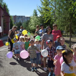 Детство — это ты и я!