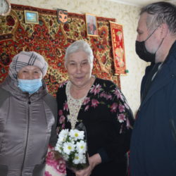 Поздравление тружениц тыла